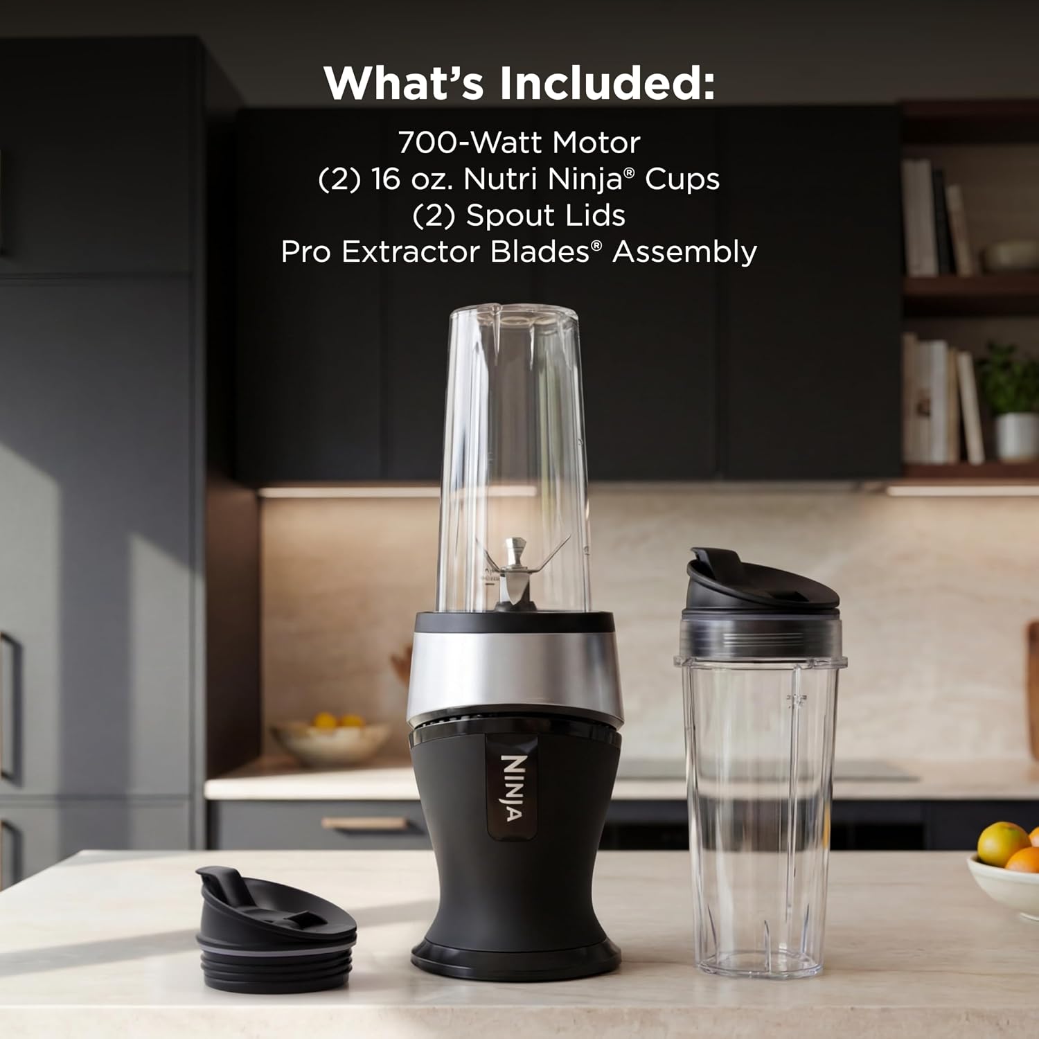 Mixeur personnel compact Ninja Fit | Pour smoothies, frappés et boissons glacées | (2) gobelets de 47 cl à emporter avec couvercles à bec | 700 W | Noir | QB3001SS