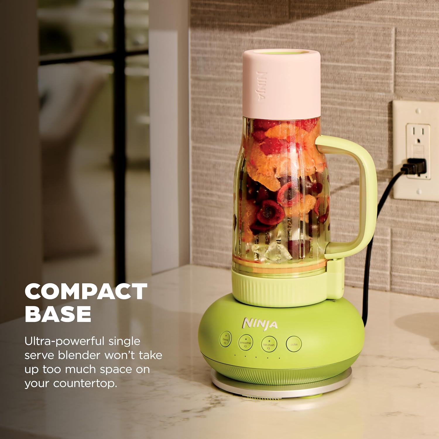 Ninja Blendboss™ | Mixeur personnel pour smoothies et boissons glacées | Gobelet de voyage de 769 ml avec couvercle étanche, bec verseur et paille détachable | Technologie Auto-iQ | Pastèque Bubble Gum | DB351GN