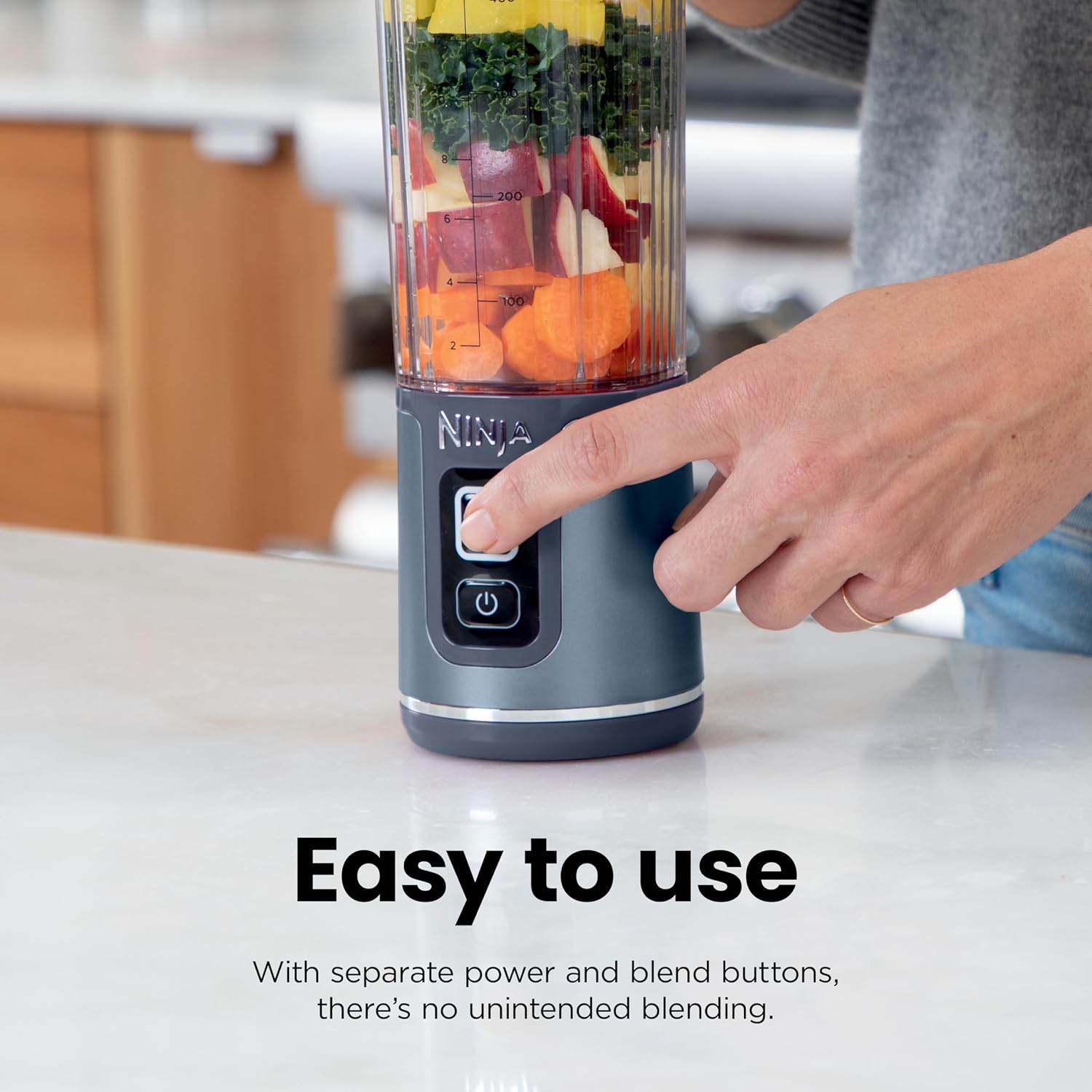 Mélangeur portatif Ninja BC151CR Blast, sans fil, bol de 530 ml, mélangeur personnel pour boissons frappées et smoothies, sans BPA, couvercle antifuite et bec verseur, rechargeable par USB-C, pièces lavables au lave-vaisselle, rouge canneberge