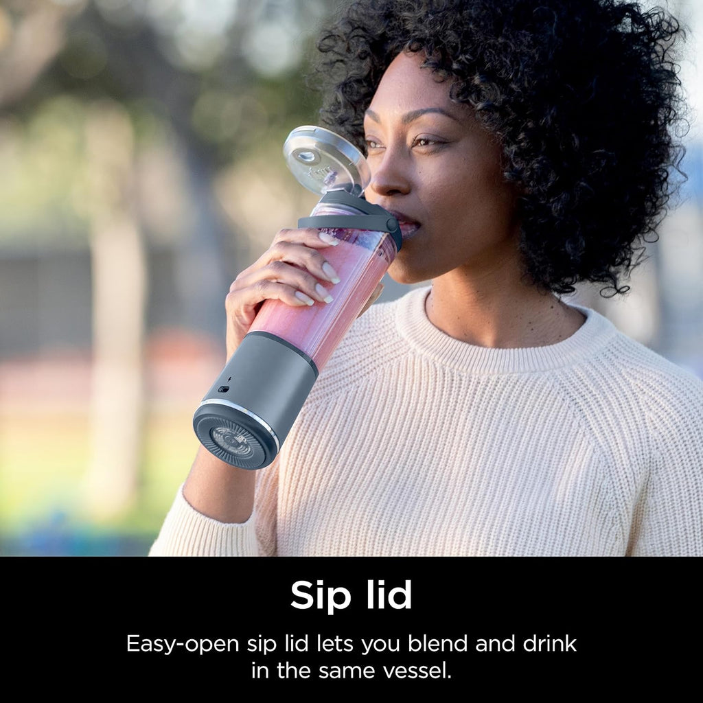 Mixeur portable Ninja BC151NV Blast, sans fil, récipient de 530 ml, mixeur personnel pour shakes et smoothies, sans BPA, couvercle étanche et bec verseur, rechargeable par USB-C, lavable au lave-vaisselle, bleu jean (reconditionné)